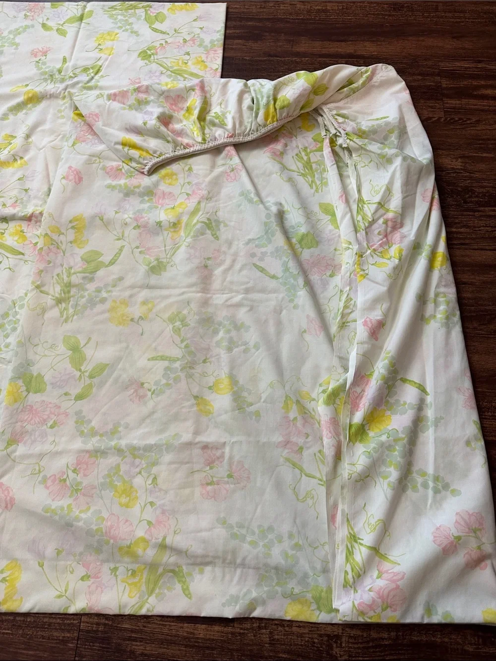 Vintage Floral Sweet Pea Springmaid Full Size Sheet/Flat Sheet & 1 Pillow case